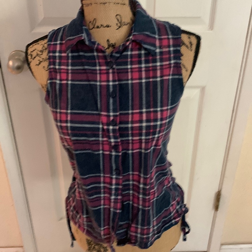 No boundaries flannel sleeveless top